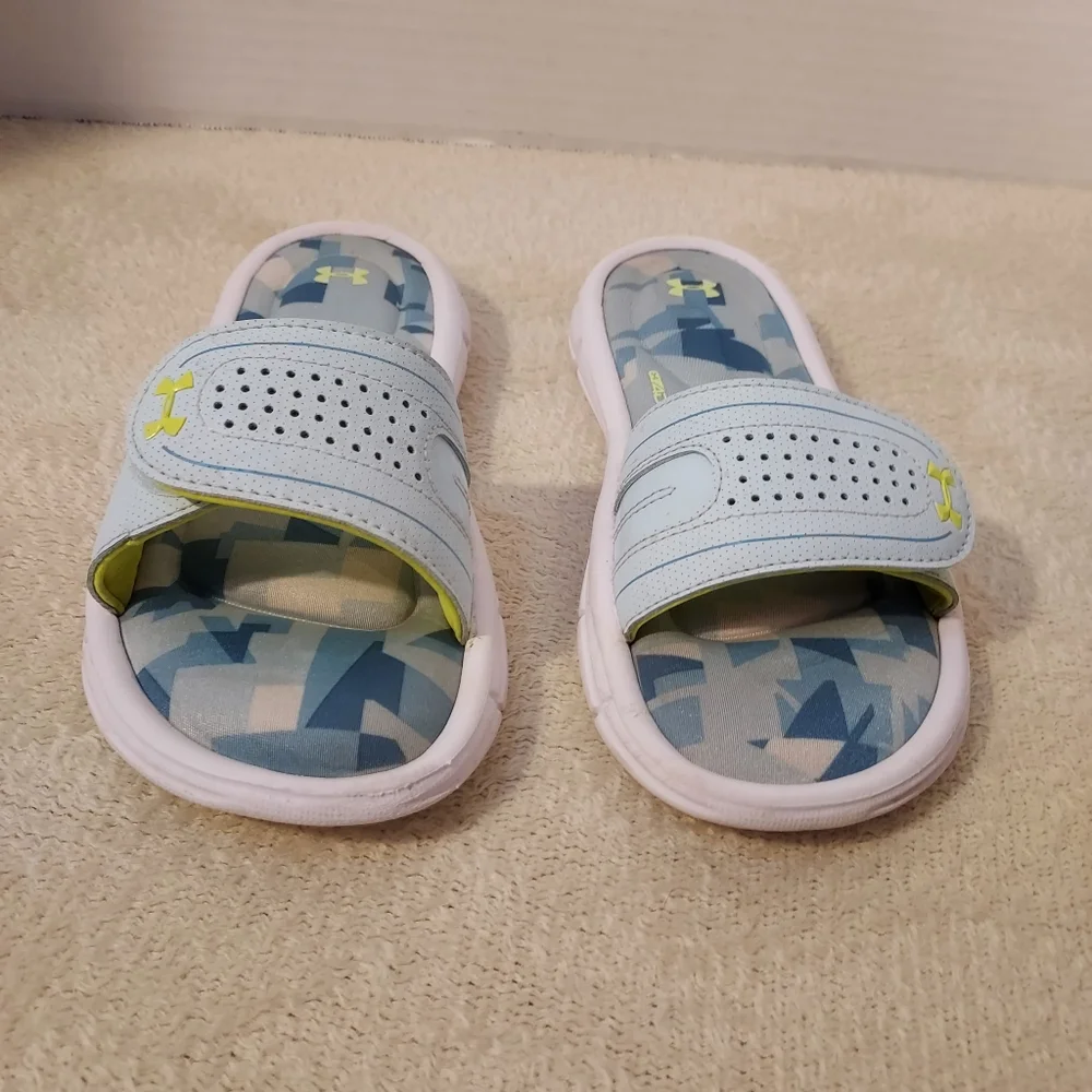 UA Girl's cushioned slides blue/green/white size 2Y